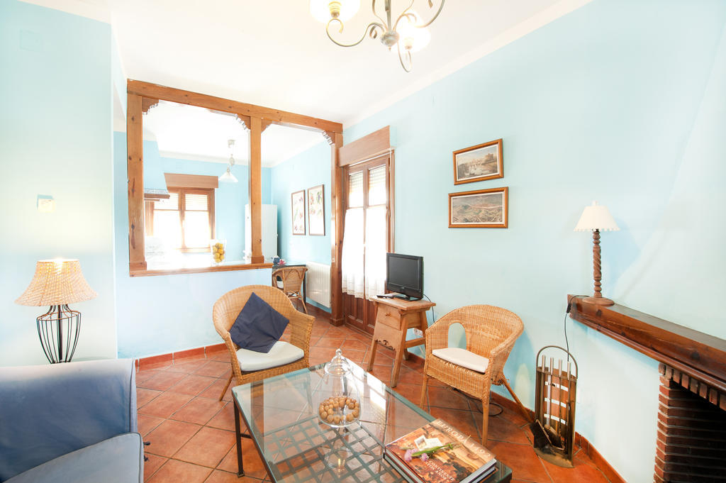 Apartamentos El Pajar Del Abuelo Пералехос-де-лас-Тручас Номер фото